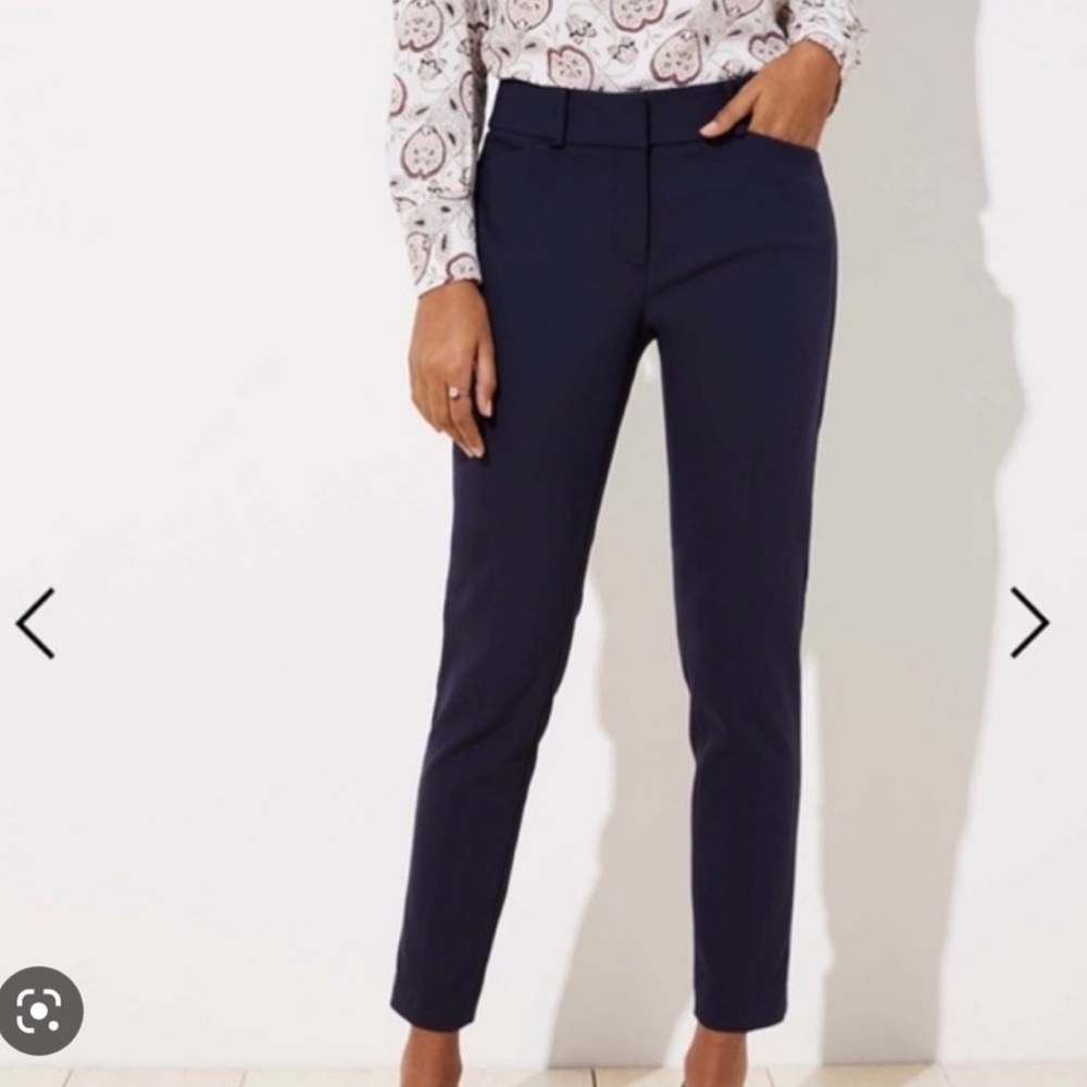 LOFT women’s work pants. Navy blue. Size 4 in Julie style. Great condition.